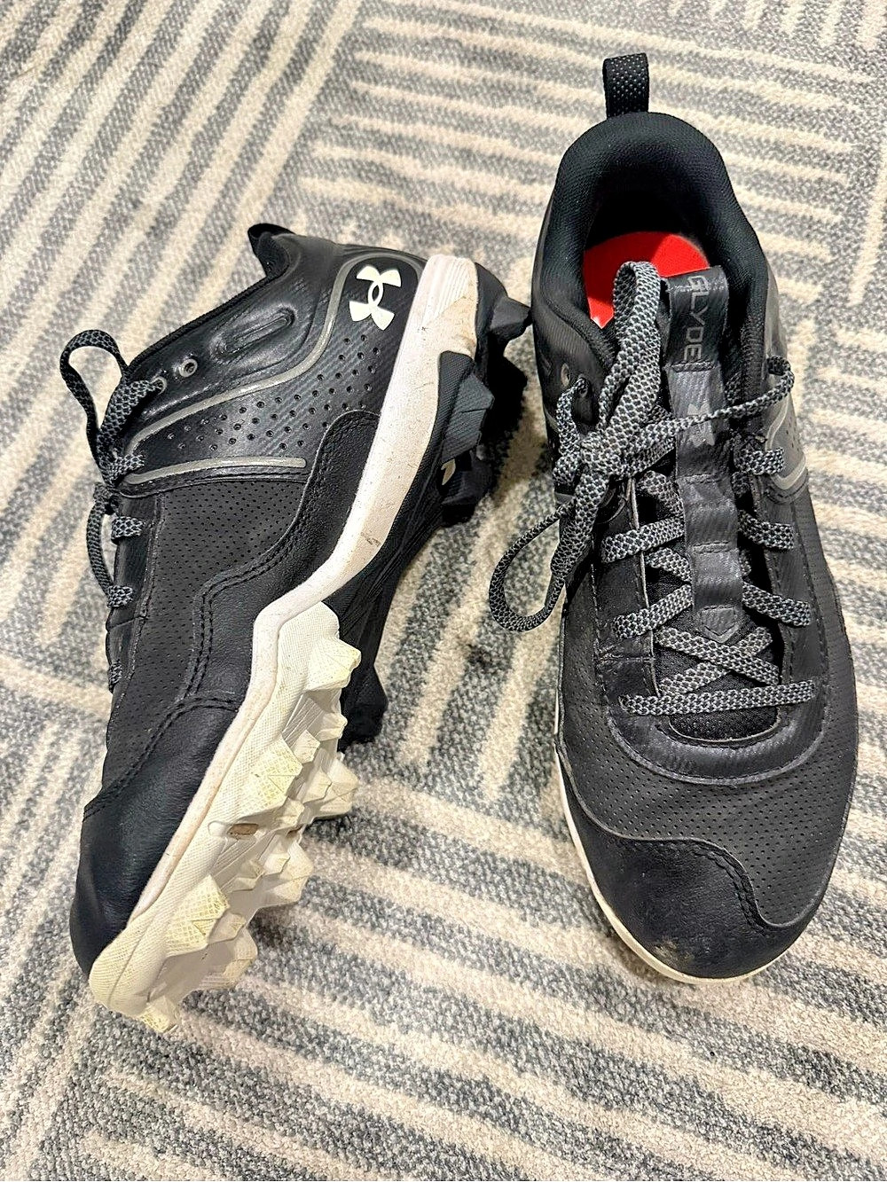 Under Armour Spawn 2 unisex Black & White US 8 Athletic Shoes